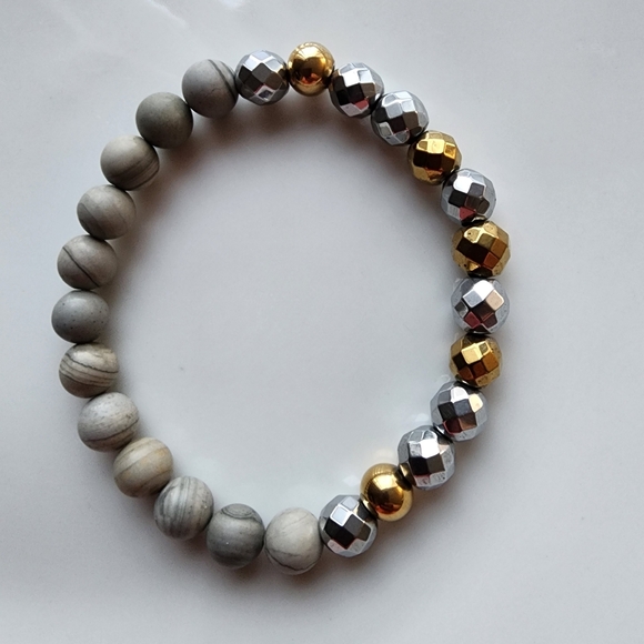 Elegant Silver and Gold Beaded Bracelet - Picture 3 of 5